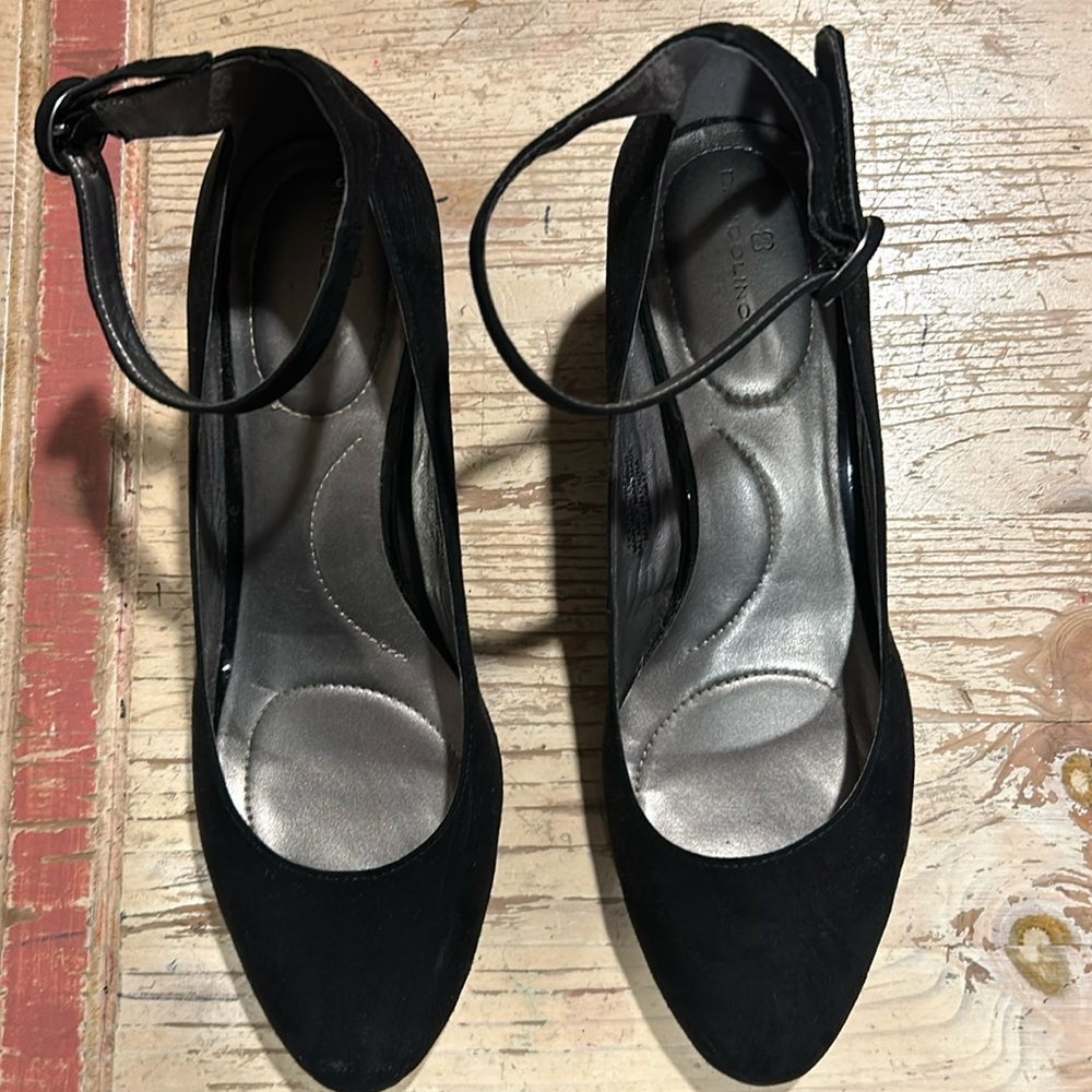 Bandolino black suede Mary Jane block heels